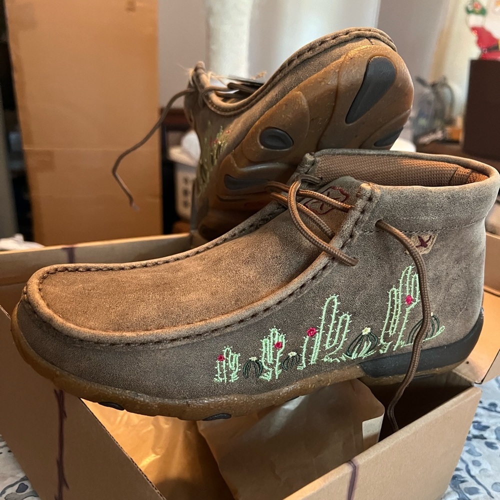 Twisted X - Bomber Cactus NWT - Size 8